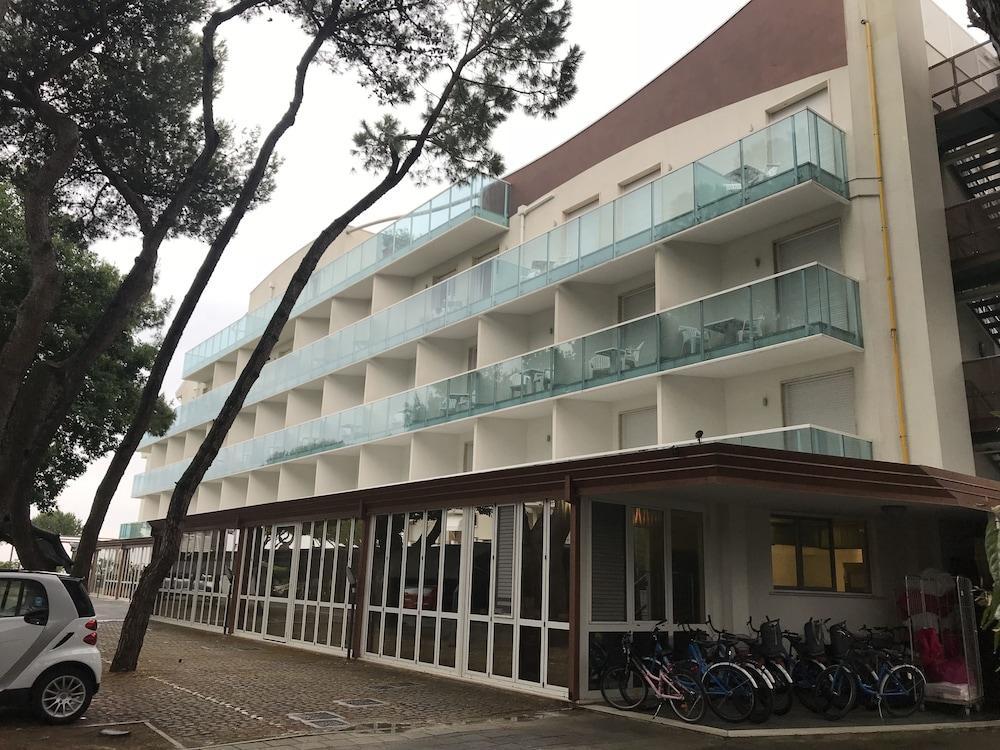 לידו די ג'סולו Park Hotel Ermitage Resort & Spa מראה חיצוני תמונה